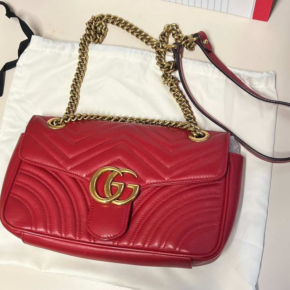 GUCCI calfskin Matelasse small GG Marmont flap shoulder bag in hibiscus red.
